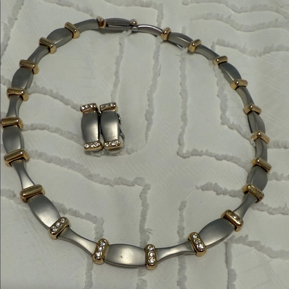 Chic Two-Tone Necklace and Earring Set